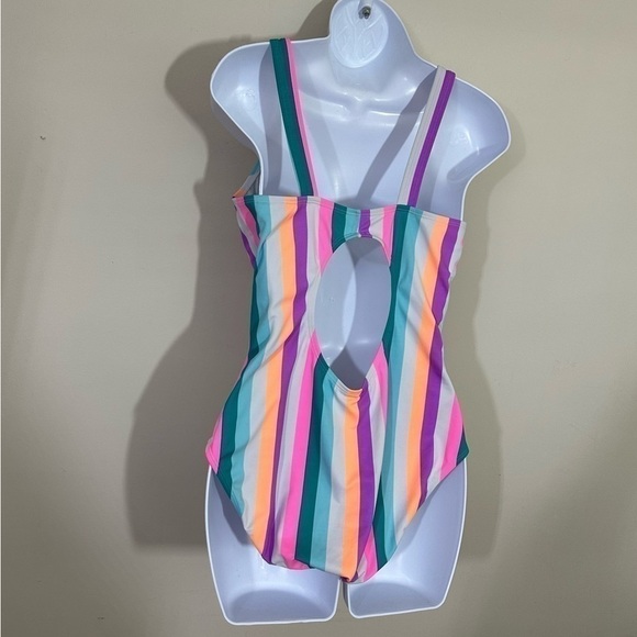 So sz 16 1/ 2 swimsuit one piece. In a pretty stripe nearly new - Picture 7 of 16